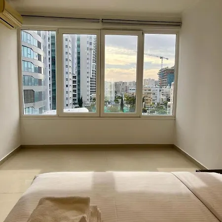 Апартаменты Sunny 2 Bdr Near The Sea Platform 357 Лимасол